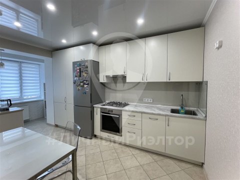 2-к квартира, 7/10 эт., 57м²